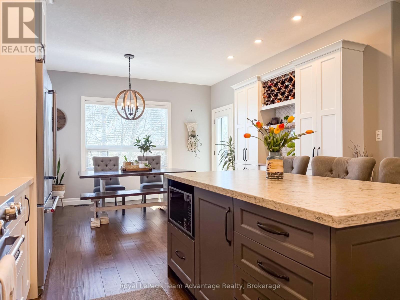 8 Avery Court, Parry Sound, Ontario  P2A 3C4 - Photo 9 - X13059446