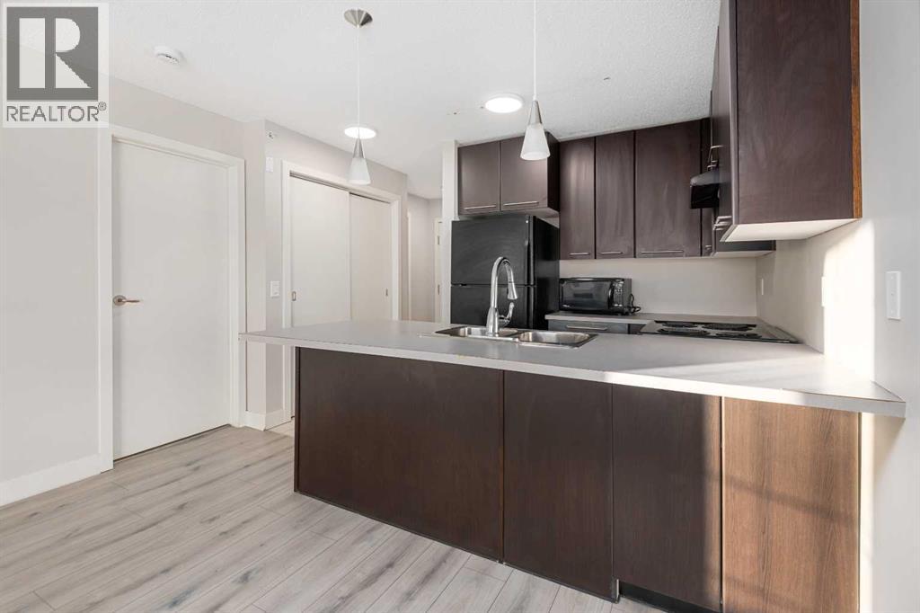 456, 35 Richard Court SW, Calgary, Alberta  T3E 7N9 - Photo 3 - A2278785