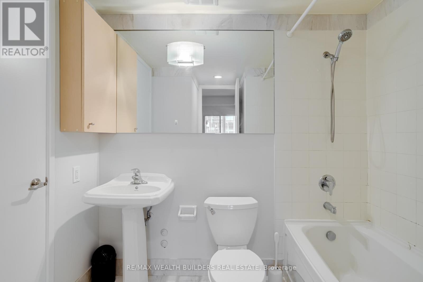 1912 - 85 Bloor Street E, Toronto, Ontario  M4W 3Y1 - Photo 27 - C13059350