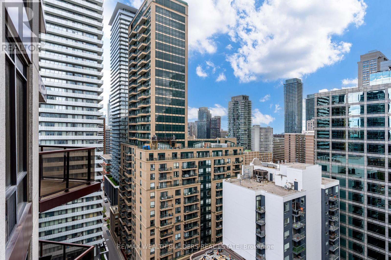 1912 - 85 Bloor Street E, Toronto, Ontario  M4W 3Y1 - Photo 31 - C13059350
