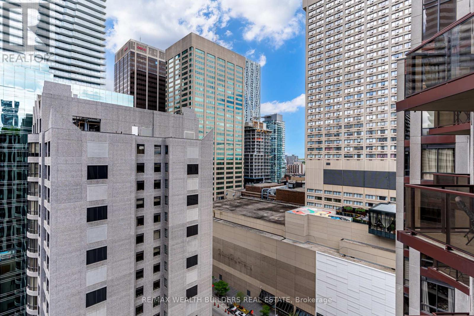 1912 - 85 Bloor Street E, Toronto, Ontario  M4W 3Y1 - Photo 32 - C13059350