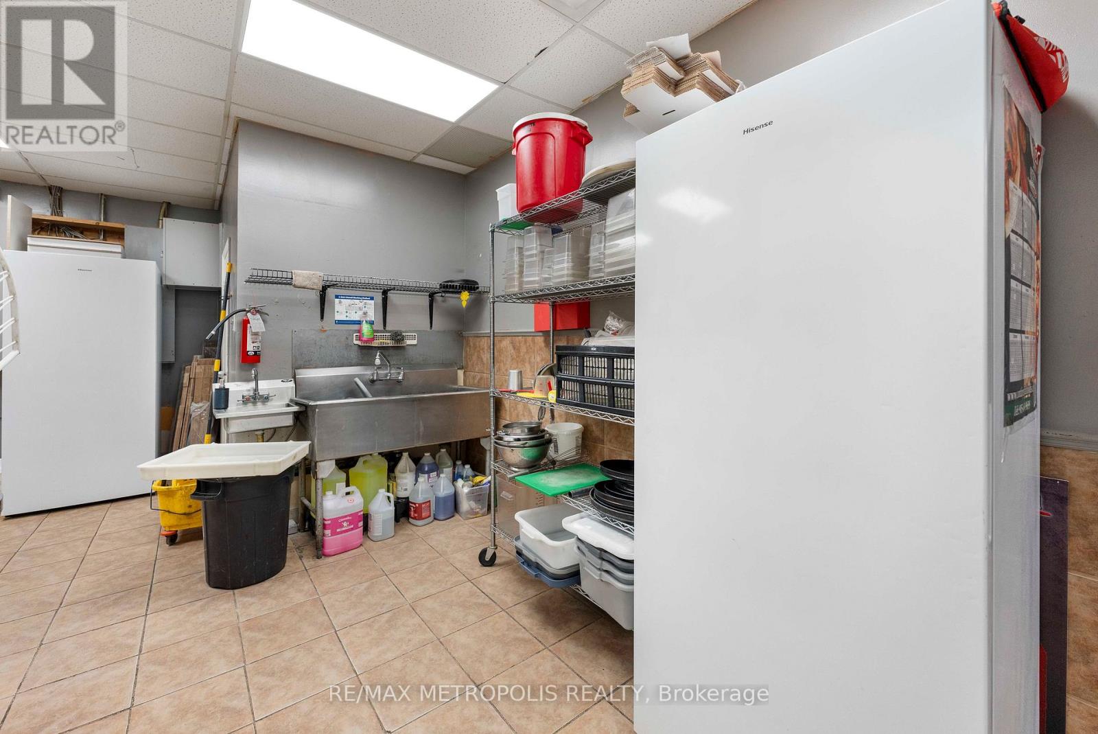 1561 Durham Regional Hwy2, Clarington, Ontario  L1E 2G5 - Photo 13 - E13059246