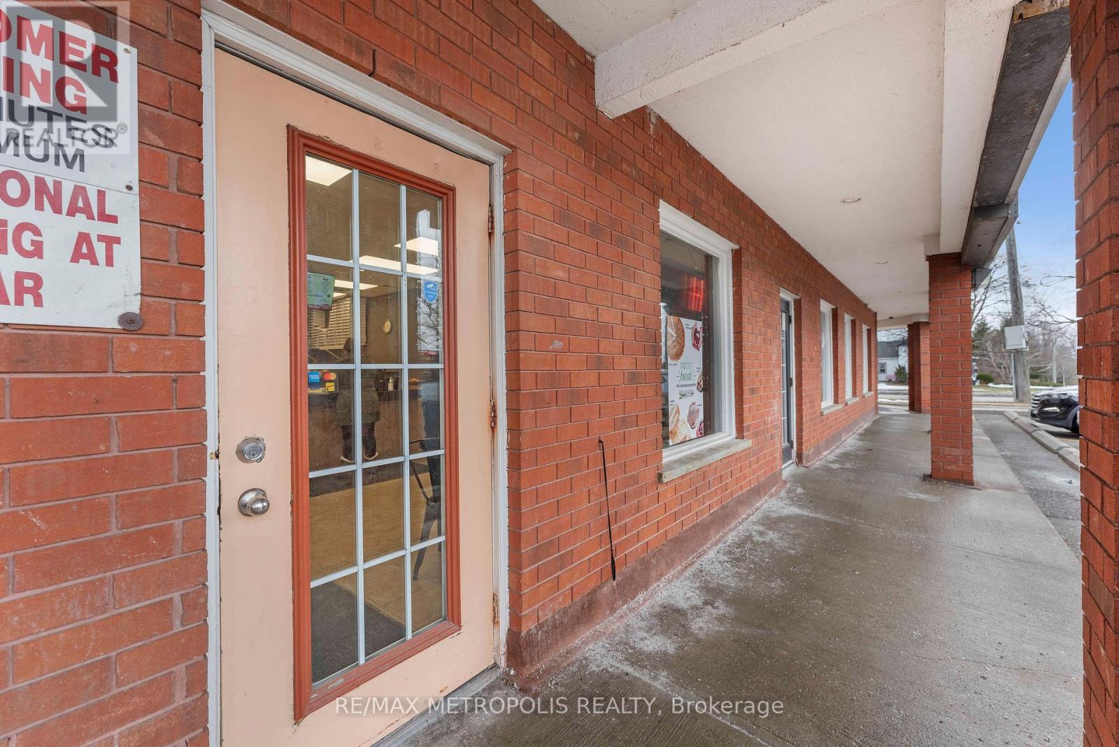 1561 Durham Regional Hwy2, Clarington, Ontario  L1E 2G5 - Photo 2 - E13059246