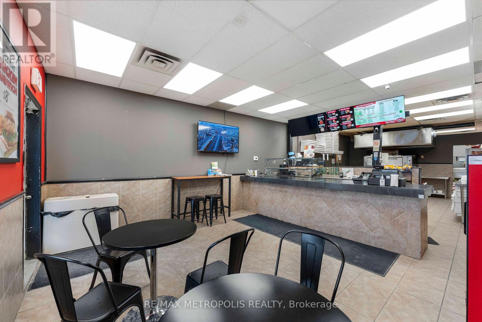 1561 Durham Regional Hwy2, Clarington, Ontario  L1E 2G5 - Photo 5 - E13059246