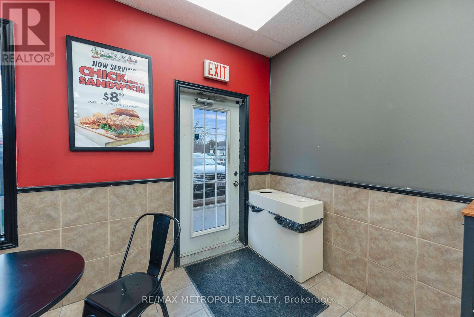 1561 Durham Regional Hwy2, Clarington, Ontario  L1E 2G5 - Photo 7 - E13059246