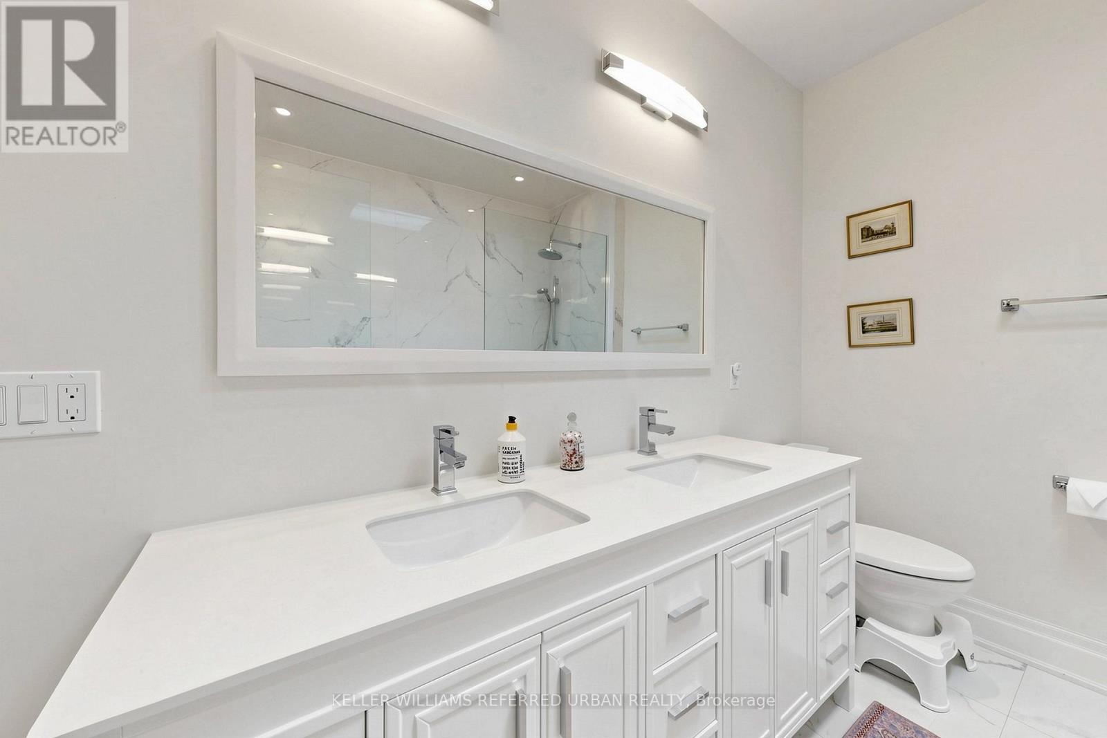 150 Rhodes Avenue, Toronto, Ontario  M4L 3A1 - Photo 21 - E13059478