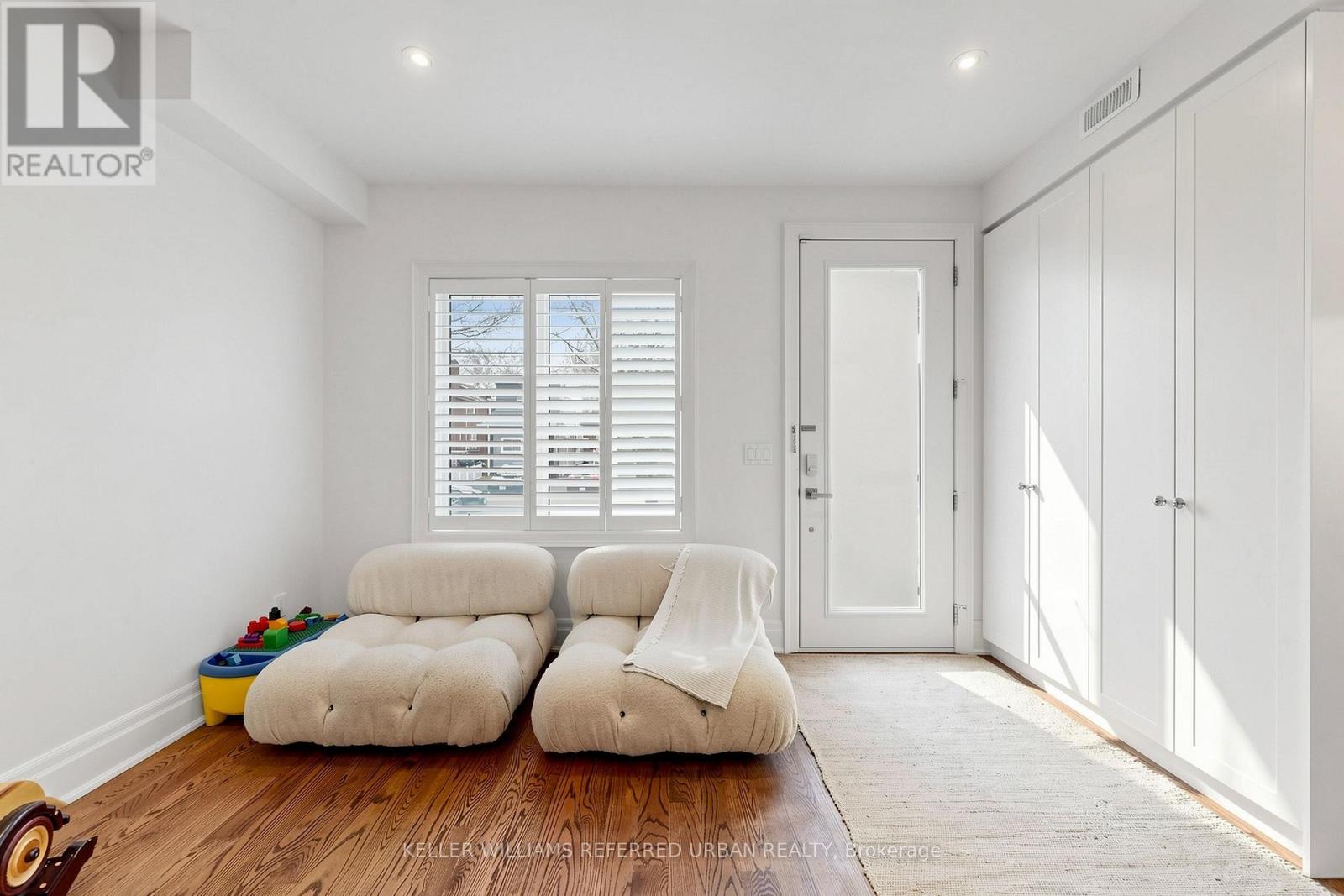 150 Rhodes Avenue, Toronto, Ontario  M4L 3A1 - Photo 3 - E13059478