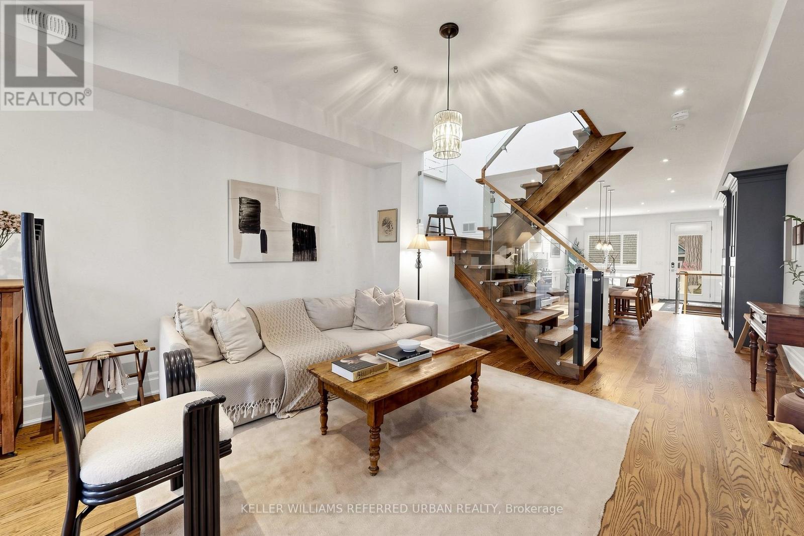 150 Rhodes Avenue, Toronto, Ontario  M4L 3A1 - Photo 5 - E13059478