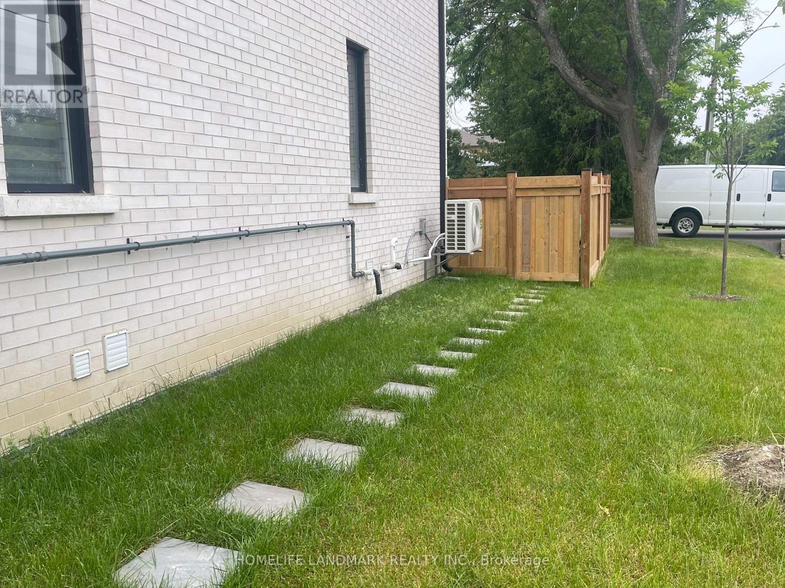 Main & Basement - 2 Persica Street, Richmond Hill, Ontario  L4E 1L3 - Photo 12 - N13059322