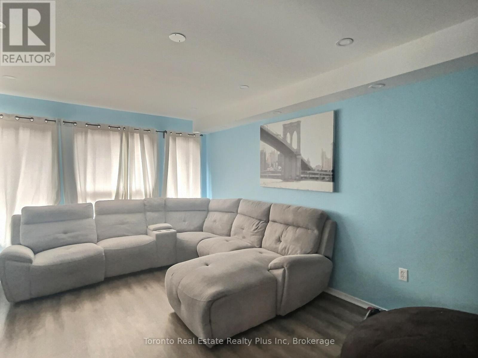 18 Preston Avenue, New Tecumseth, Ontario  L9R 1Y6 - Photo 3 - N13059428