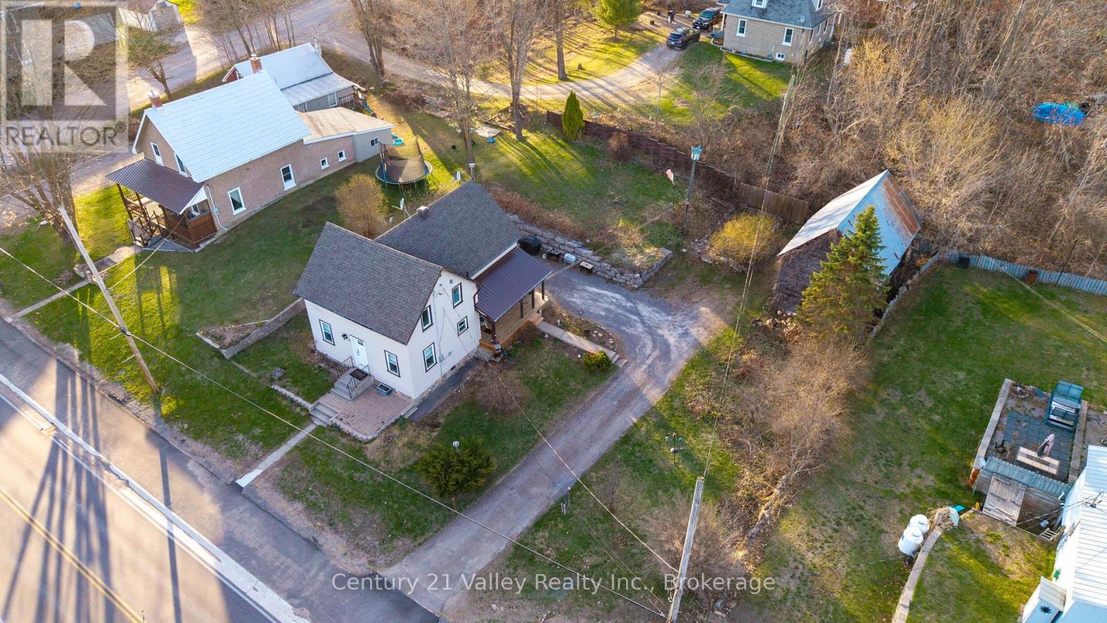 82 Bonnechere Street E, Bonnechere Valley, Ontario  K0J 1T0 - Photo 35 - X12949086