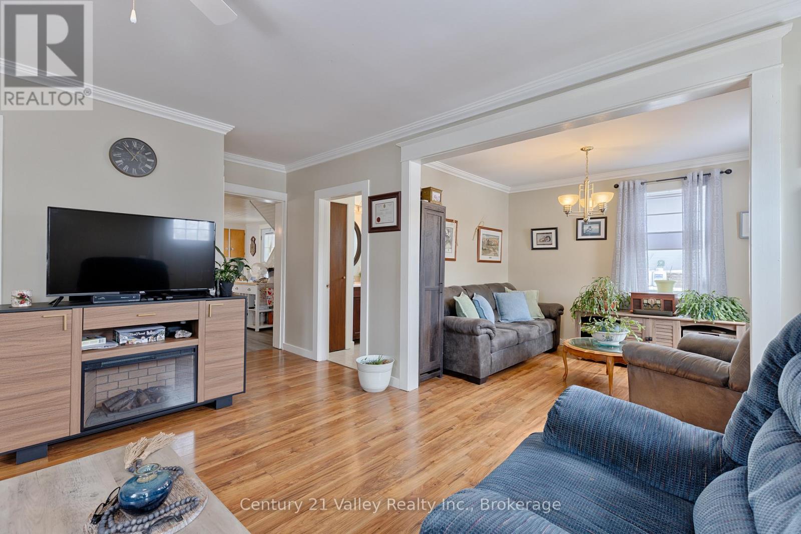 82 Bonnechere Street E, Bonnechere Valley, Ontario  K0J 1T0 - Photo 8 - X12949086