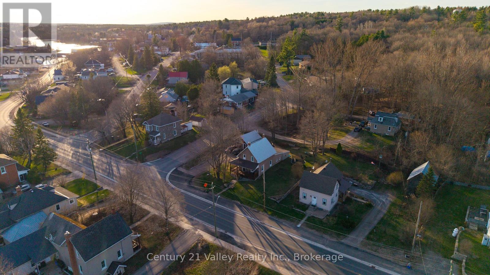82 Bonnechere Street E, Bonnechere Valley, Ontario  K0J 1T0 - Photo 37 - X12949086