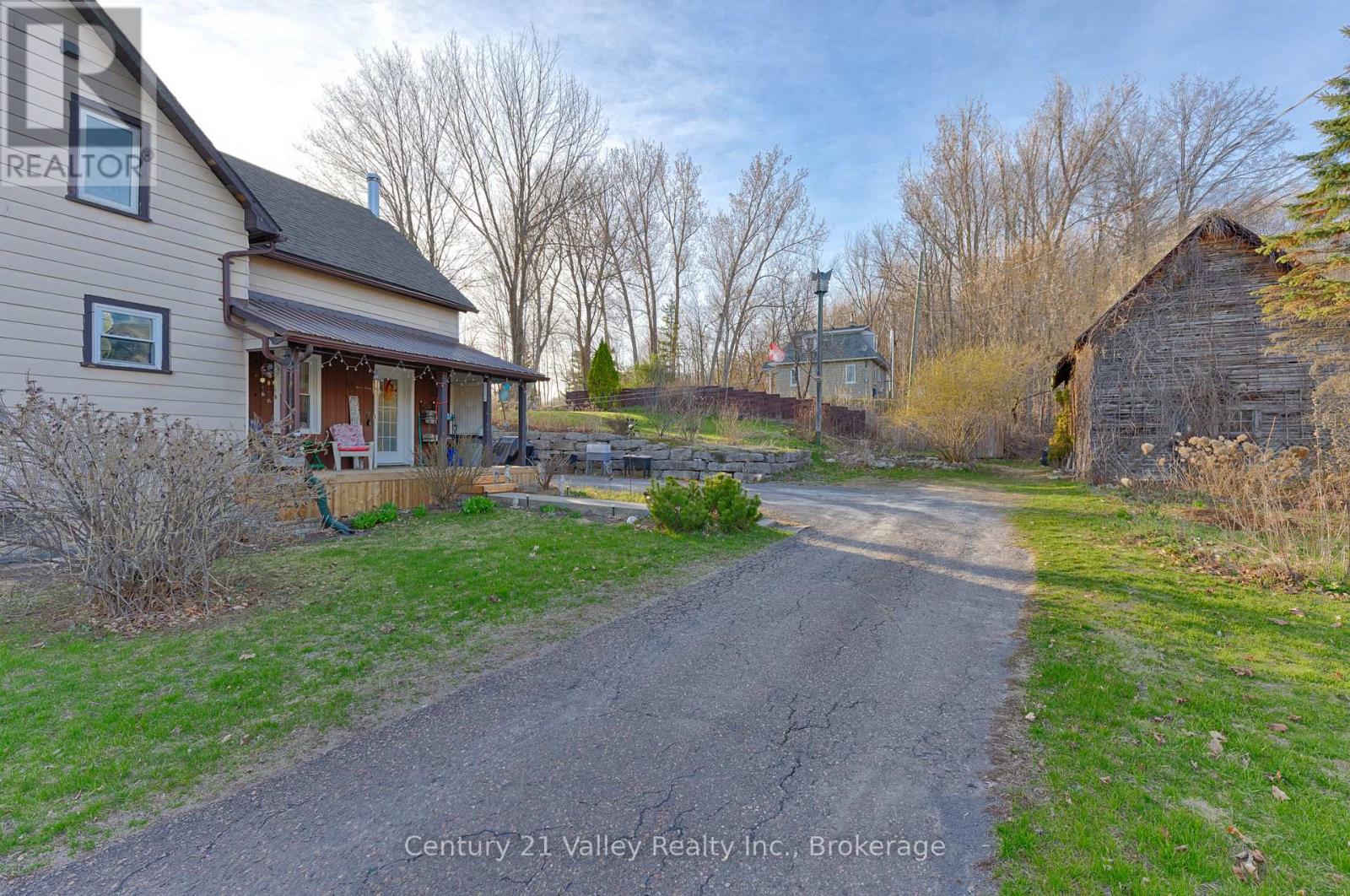 82 Bonnechere Street E, Bonnechere Valley, Ontario  K0J 1T0 - Photo 5 - X12949086