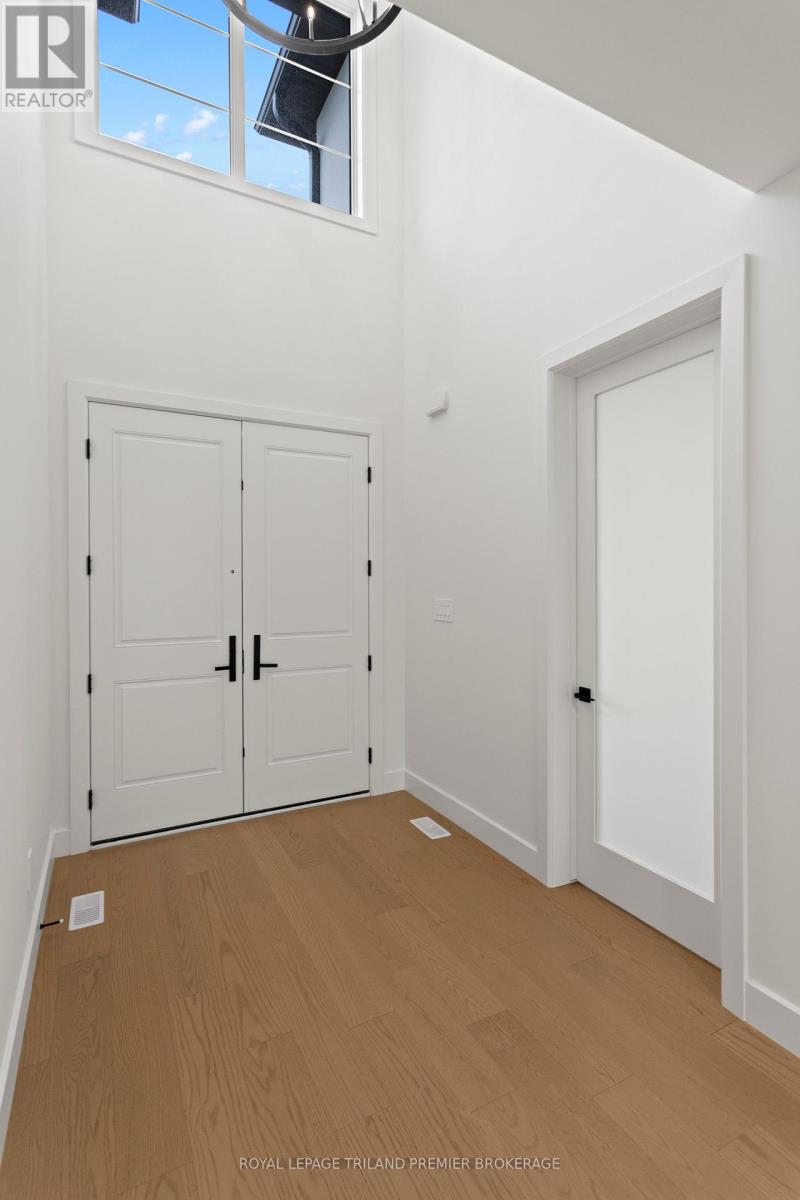 4197 Fallingbrook Road, London South, Ontario  N6P 0H8 - Photo 4 - X12852336