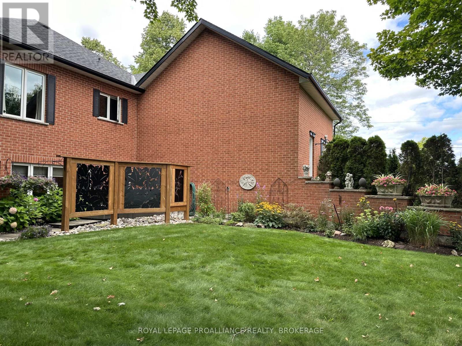 4075 Stone Point Road, South Frontenac, Ontario  K0H 1X0 - Photo 34 - X12968872