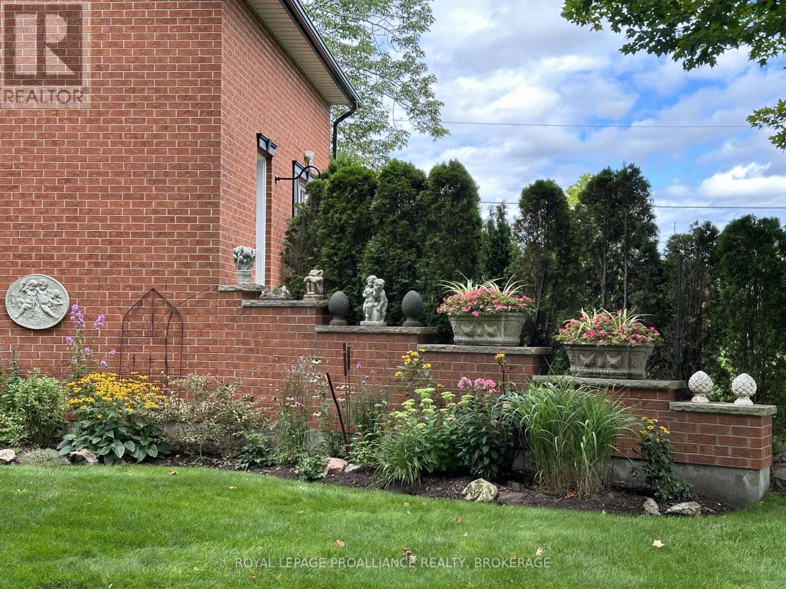 4075 Stone Point Road, South Frontenac, Ontario  K0H 1X0 - Photo 35 - X12968872