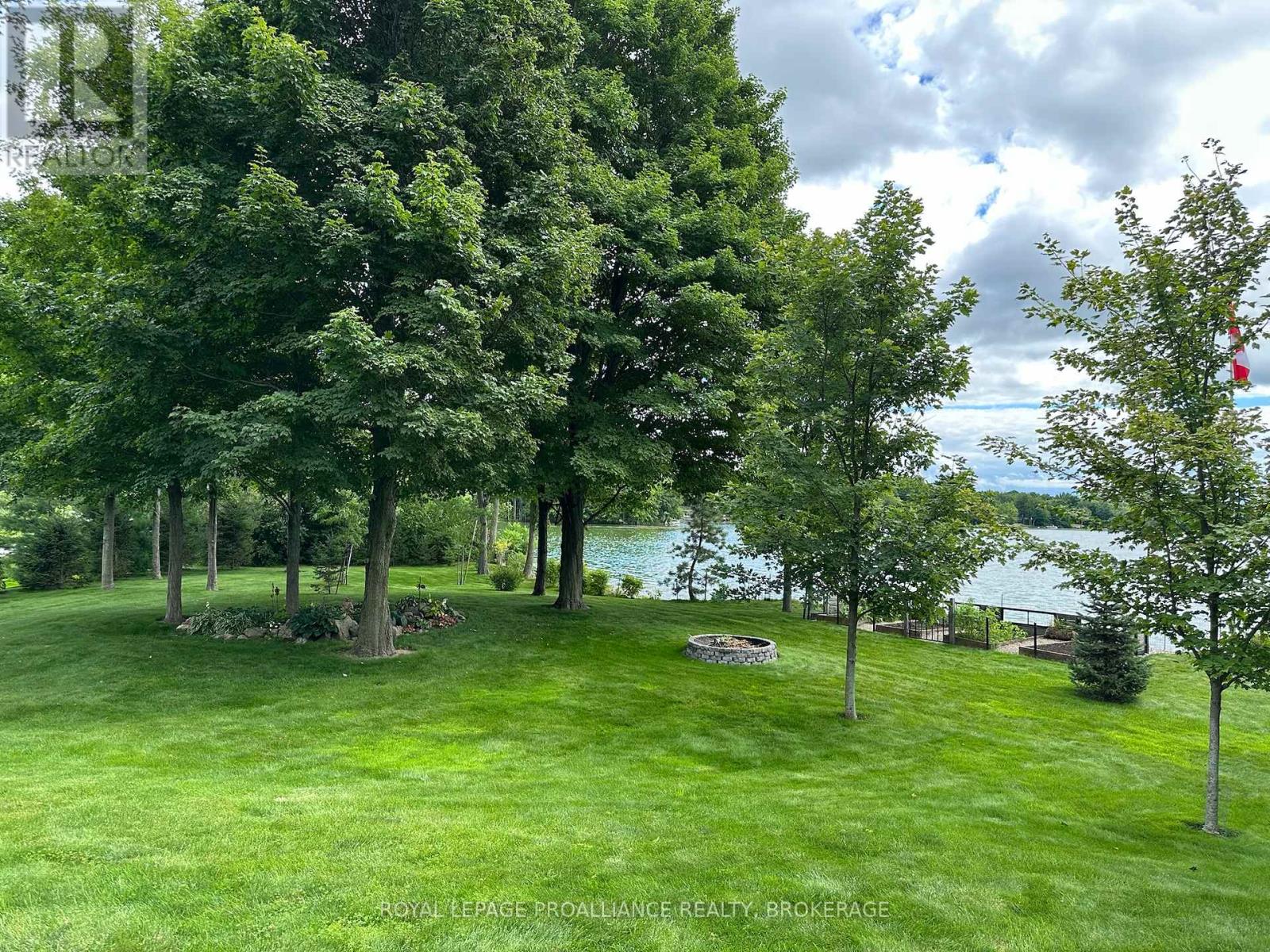 4075 Stone Point Road, South Frontenac, Ontario  K0H 1X0 - Photo 38 - X12968872