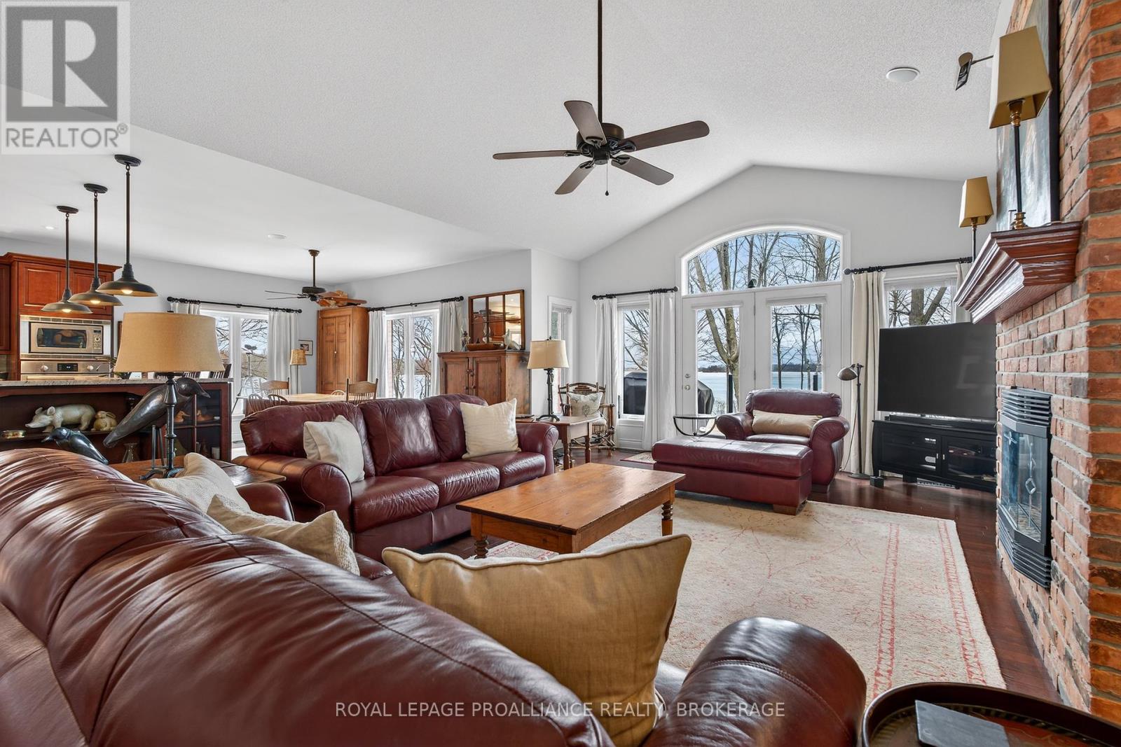 4075 Stone Point Road, South Frontenac, Ontario  K0H 1X0 - Photo 4 - X12968872