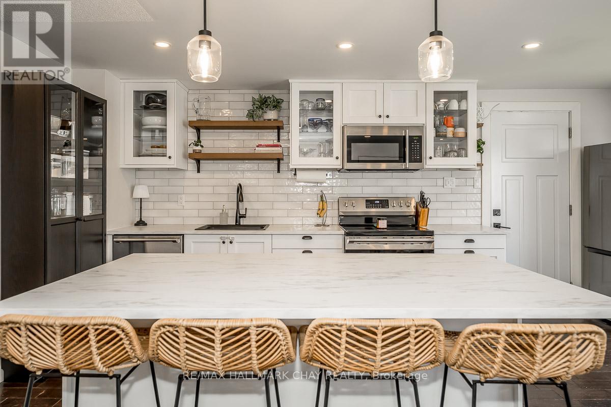 29 SHAW CRESCENT, Barrie, Ontario