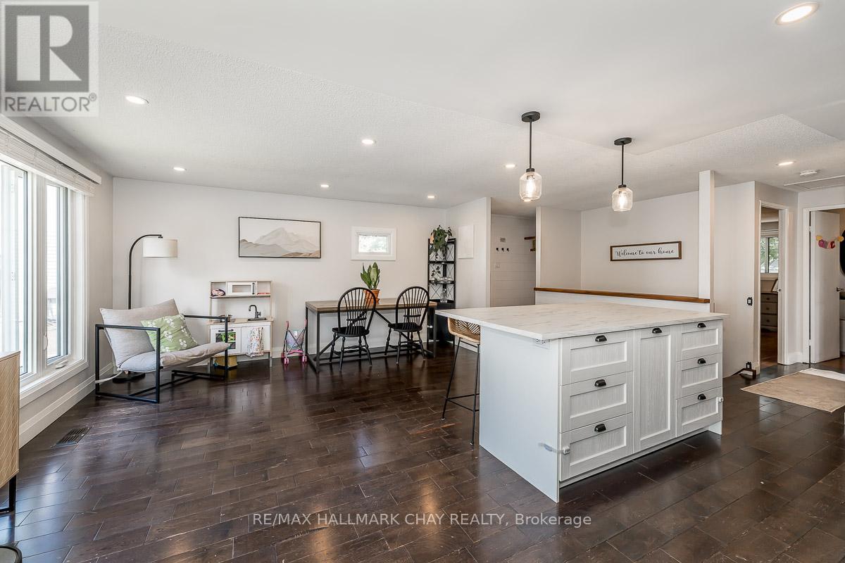 29 Shaw Crescent, Barrie, Ontario  L4N 4Z3 - Photo 15 - S13059358