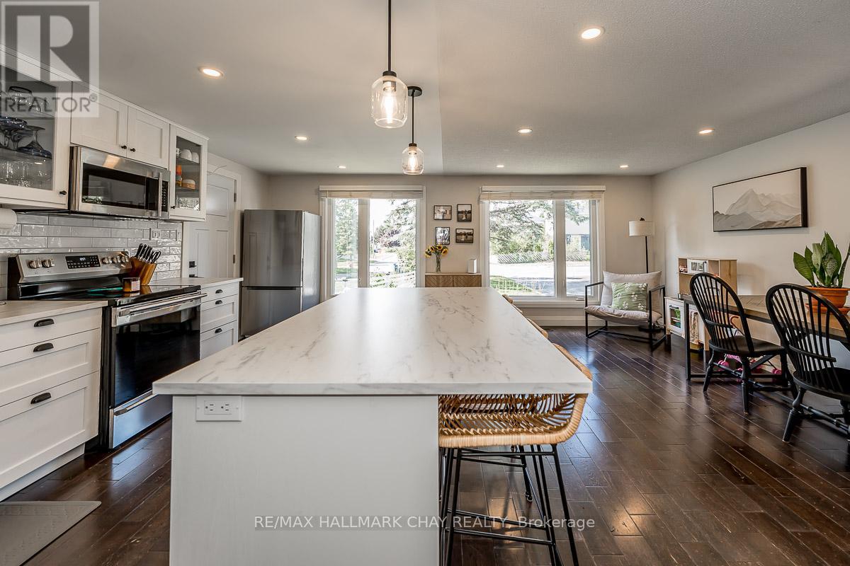 29 Shaw Crescent, Barrie, Ontario  L4N 4Z3 - Photo 7 - S13059358