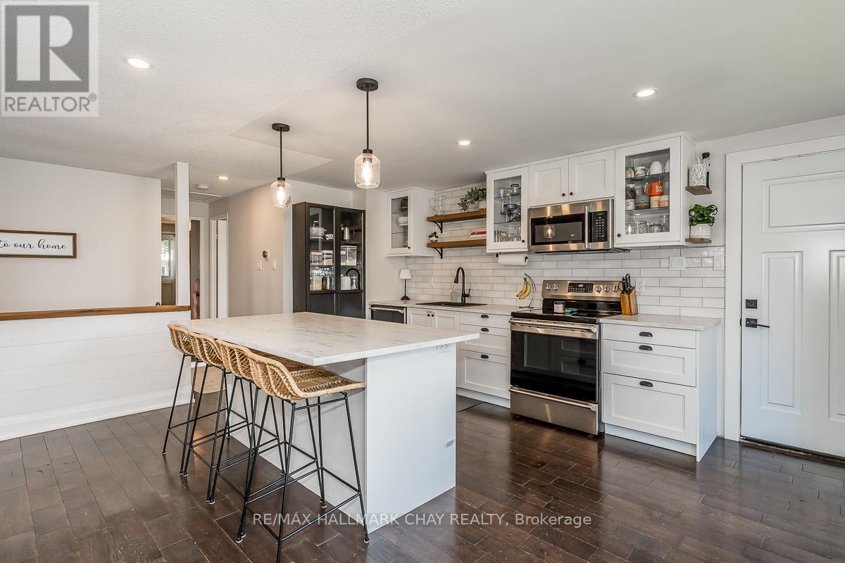 29 Shaw Crescent, Barrie, Ontario  L4N 4Z3 - Photo 9 - S13059358