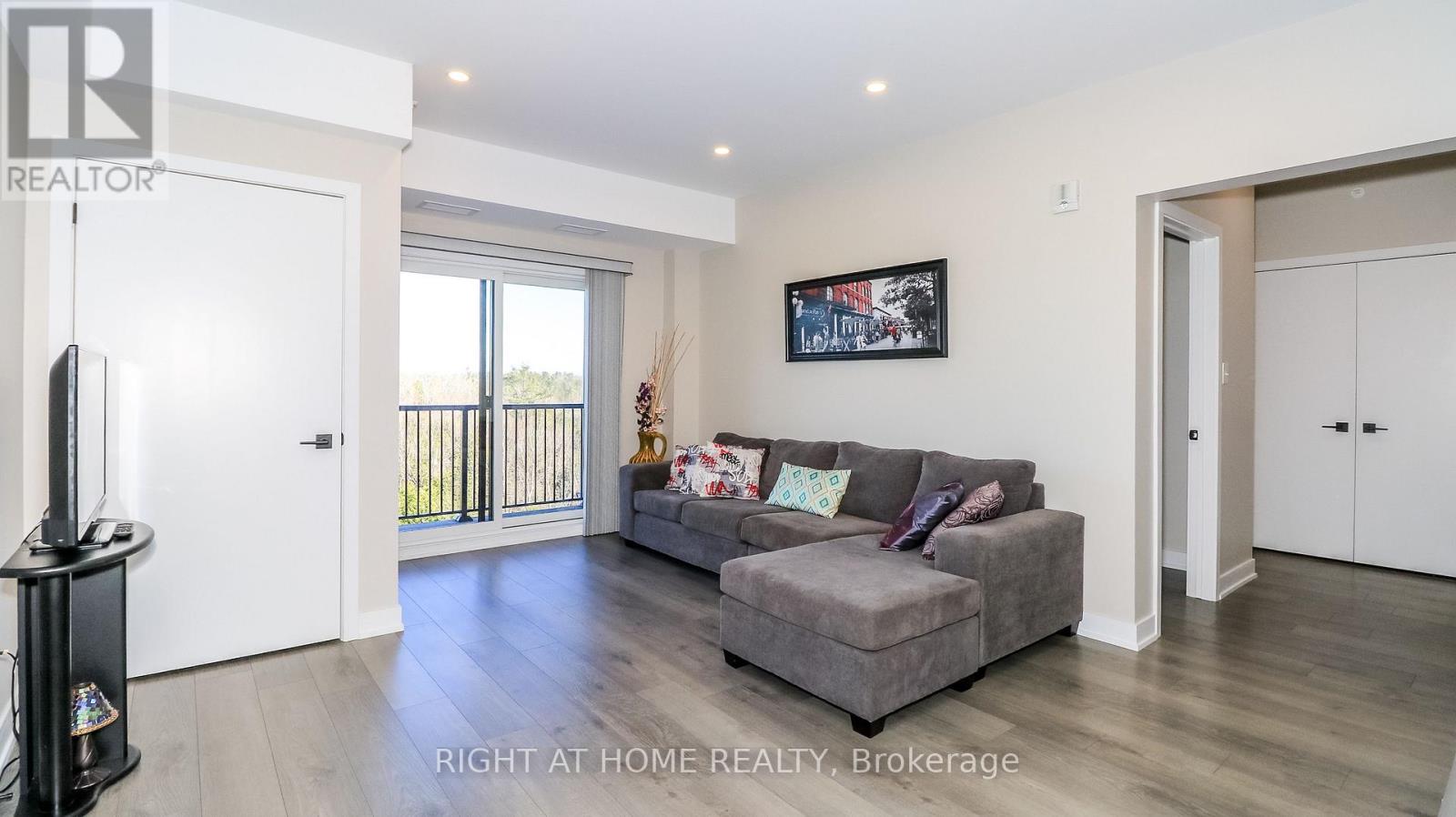 510 - 5 CHEF LANE, Barrie, Ontario