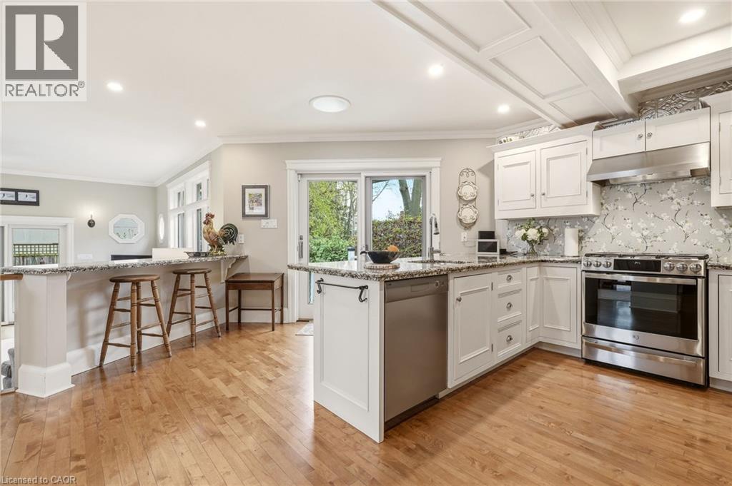 2116 Caroline Street, Burlington, Ontario  L7R 1L8 - Photo 14 - 40825443