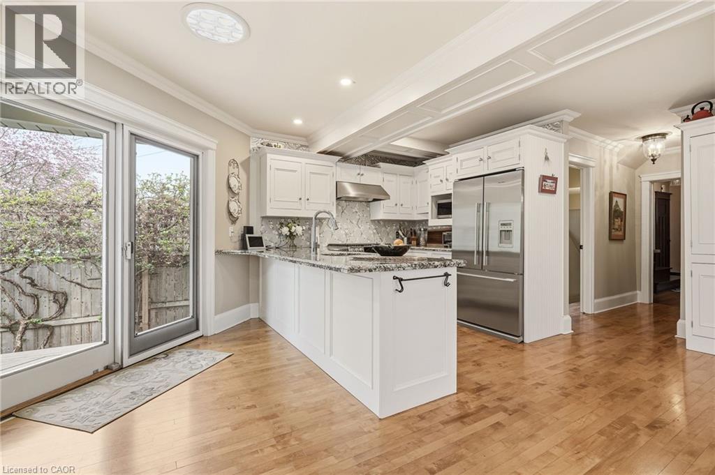 2116 Caroline Street, Burlington, Ontario  L7R 1L8 - Photo 16 - 40825443