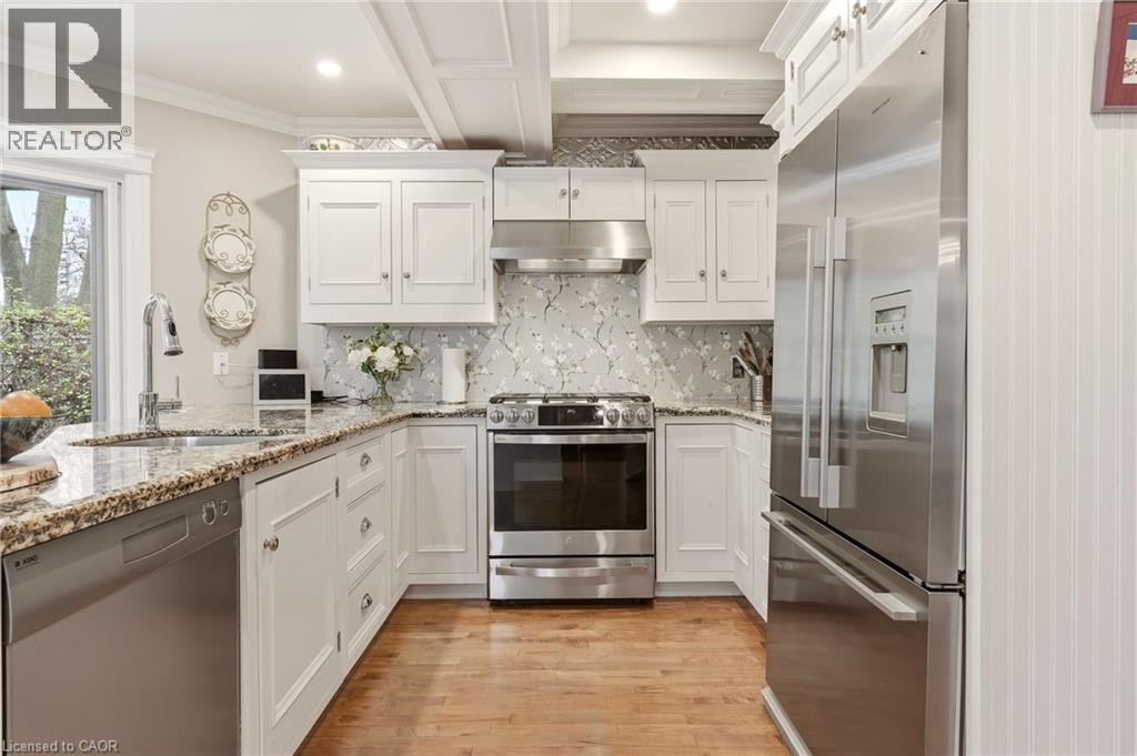 2116 Caroline Street, Burlington, Ontario  L7R 1L8 - Photo 17 - 40825443