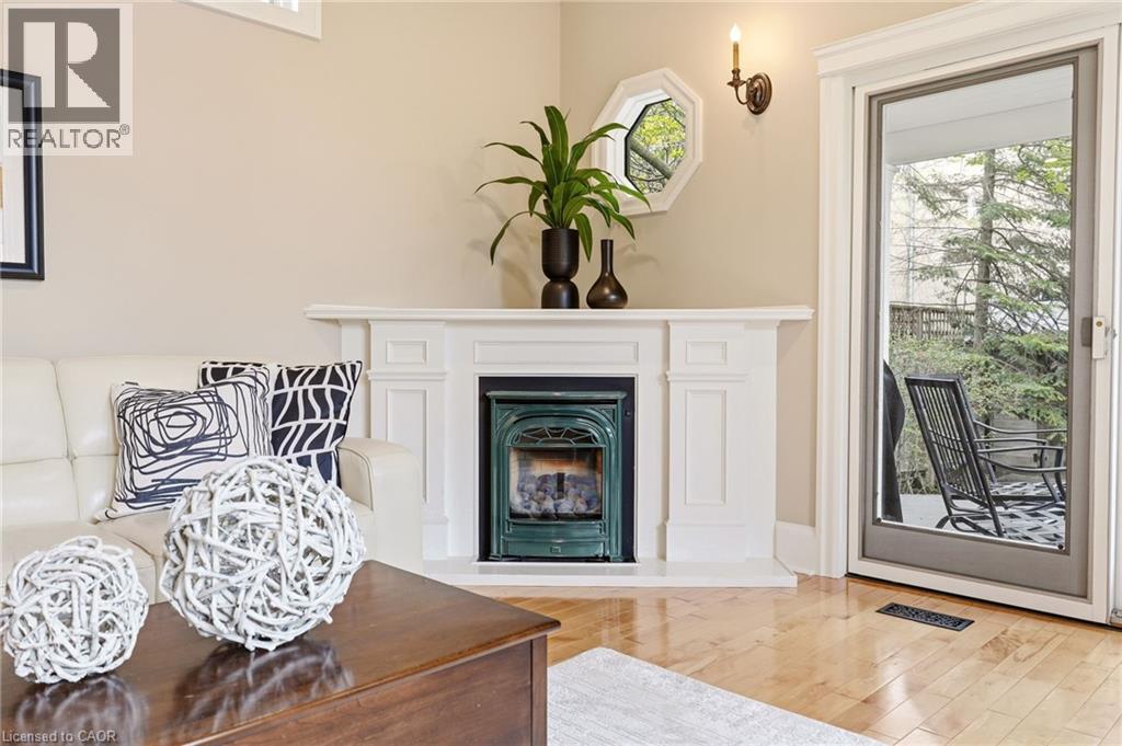 2116 Caroline Street, Burlington, Ontario  L7R 1L8 - Photo 19 - 40825443