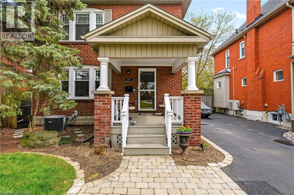 2116 Caroline Street, Burlington, Ontario  L7R 1L8 - Photo 2 - 40825443
