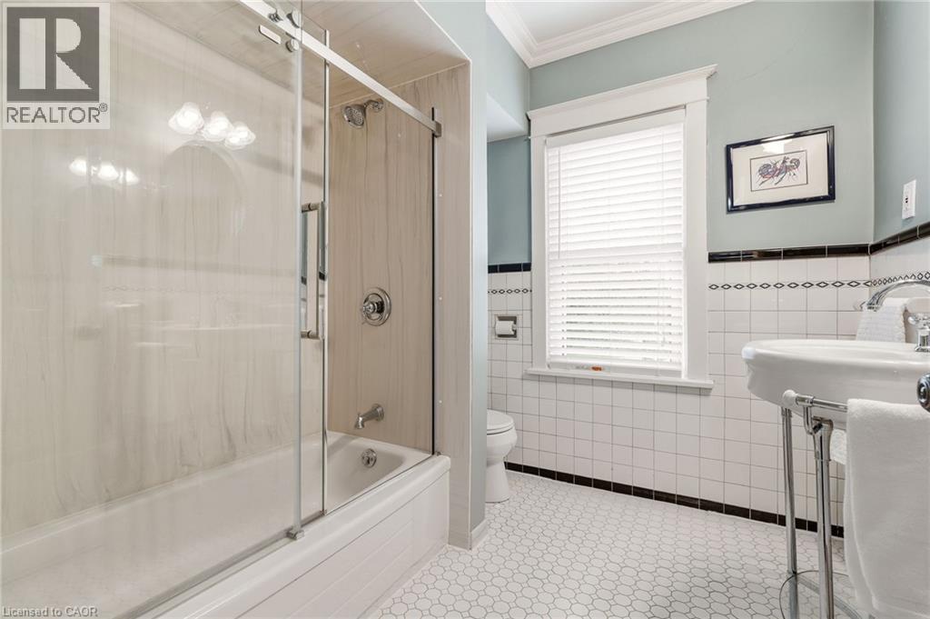 2116 Caroline Street, Burlington, Ontario  L7R 1L8 - Photo 27 - 40825443