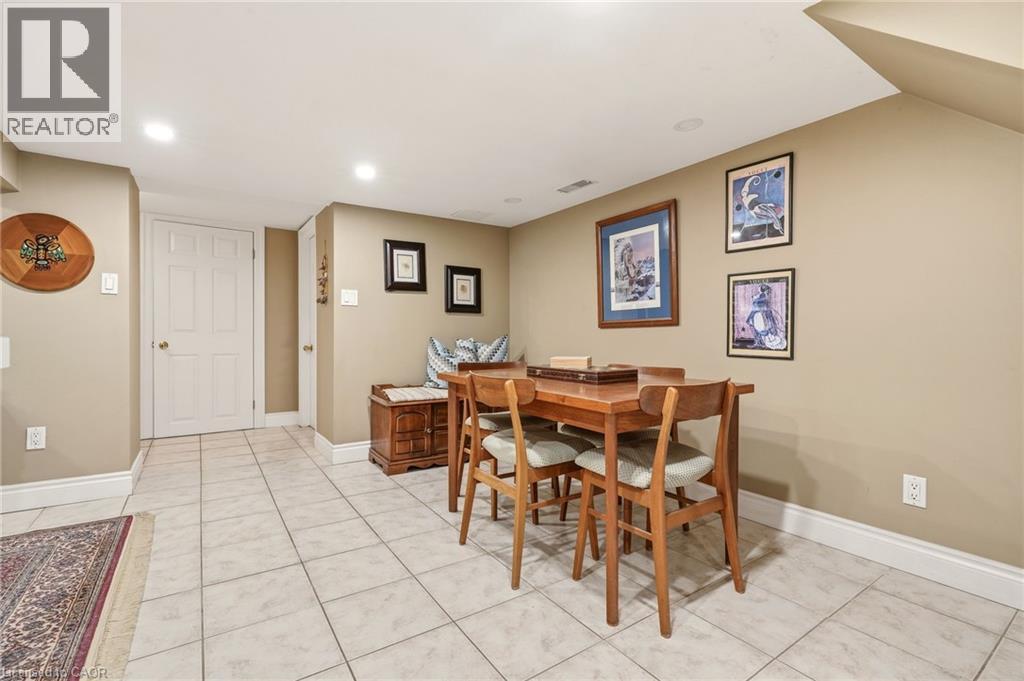 2116 Caroline Street, Burlington, Ontario  L7R 1L8 - Photo 33 - 40825443