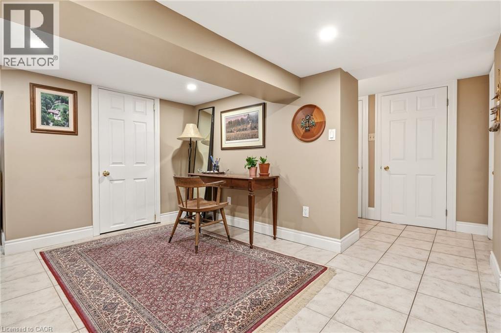 2116 Caroline Street, Burlington, Ontario  L7R 1L8 - Photo 35 - 40825443