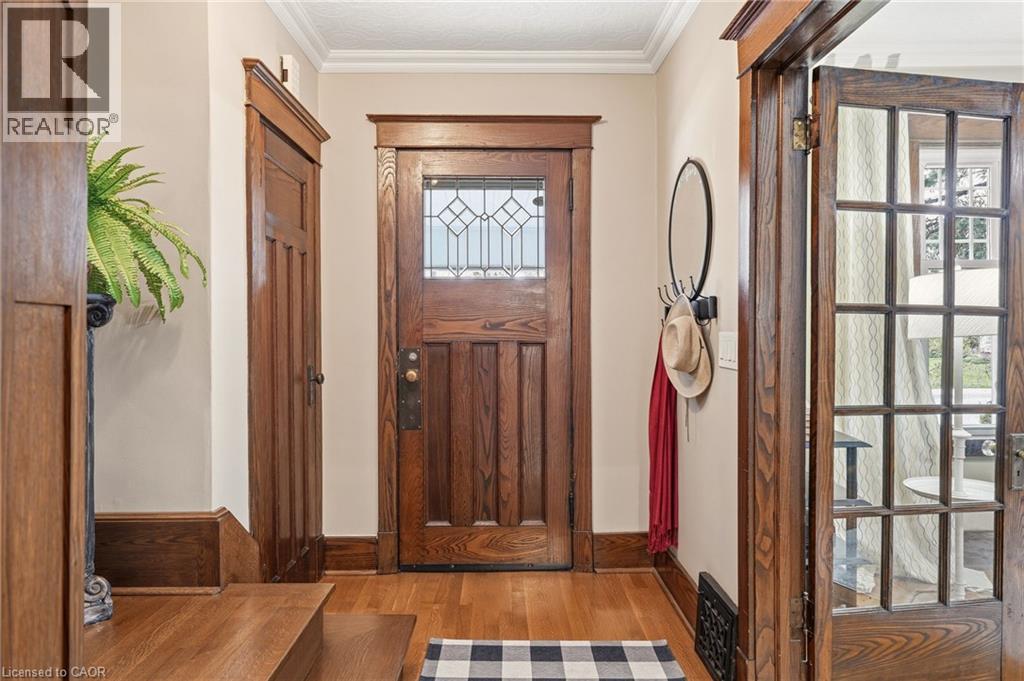 2116 Caroline Street, Burlington, Ontario  L7R 1L8 - Photo 4 - 40825443