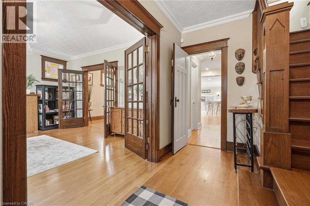 2116 Caroline Street, Burlington, Ontario  L7R 1L8 - Photo 6 - 40825443