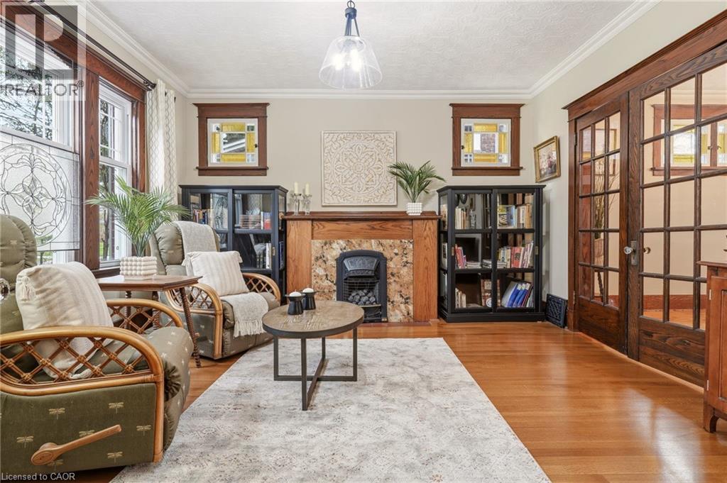 2116 Caroline Street, Burlington, Ontario  L7R 1L8 - Photo 8 - 40825443