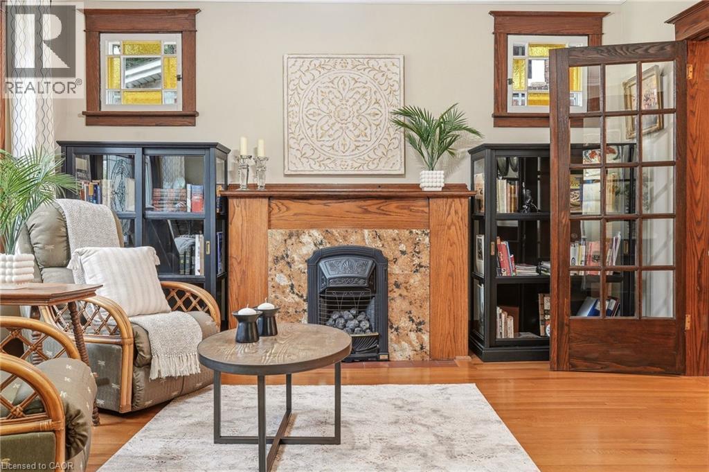 2116 Caroline Street, Burlington, Ontario  L7R 1L8 - Photo 9 - 40825443