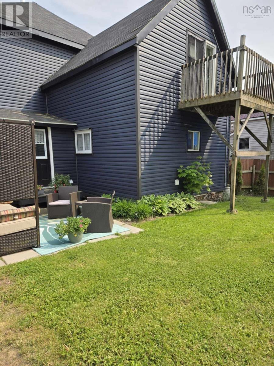 7 Foundry Street, Amherst, Nova Scotia  B4H 1A1 - Photo 2 - 202605114