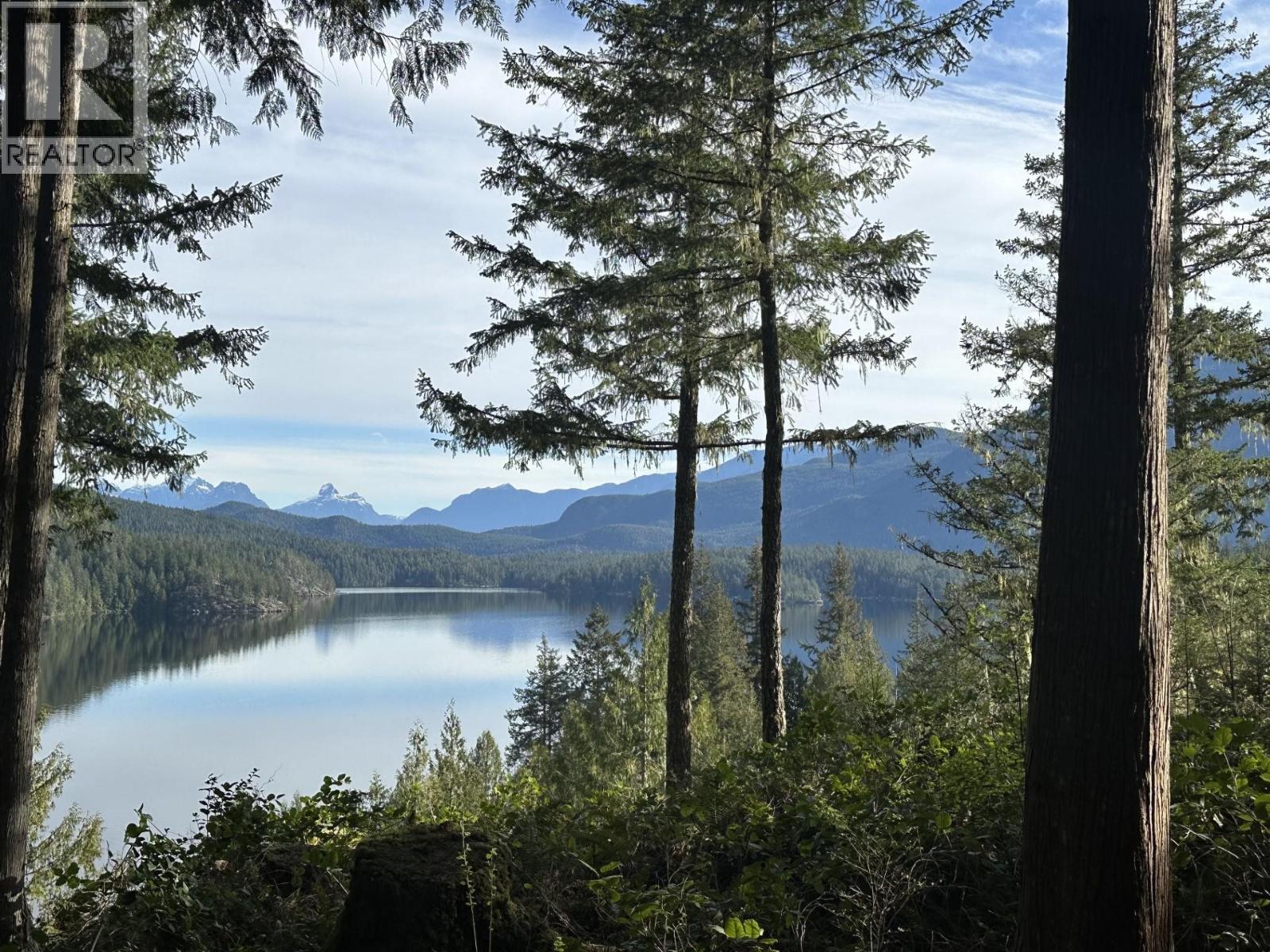 201 7101 SAKINAW WOODS DRIVE, garden bay, British Columbia