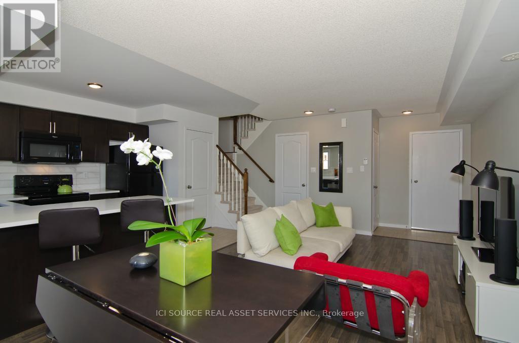 17 - 39 Hays Boulevard, Oakville, Ontario  L6H 0J1 - Photo 1 - W13059242