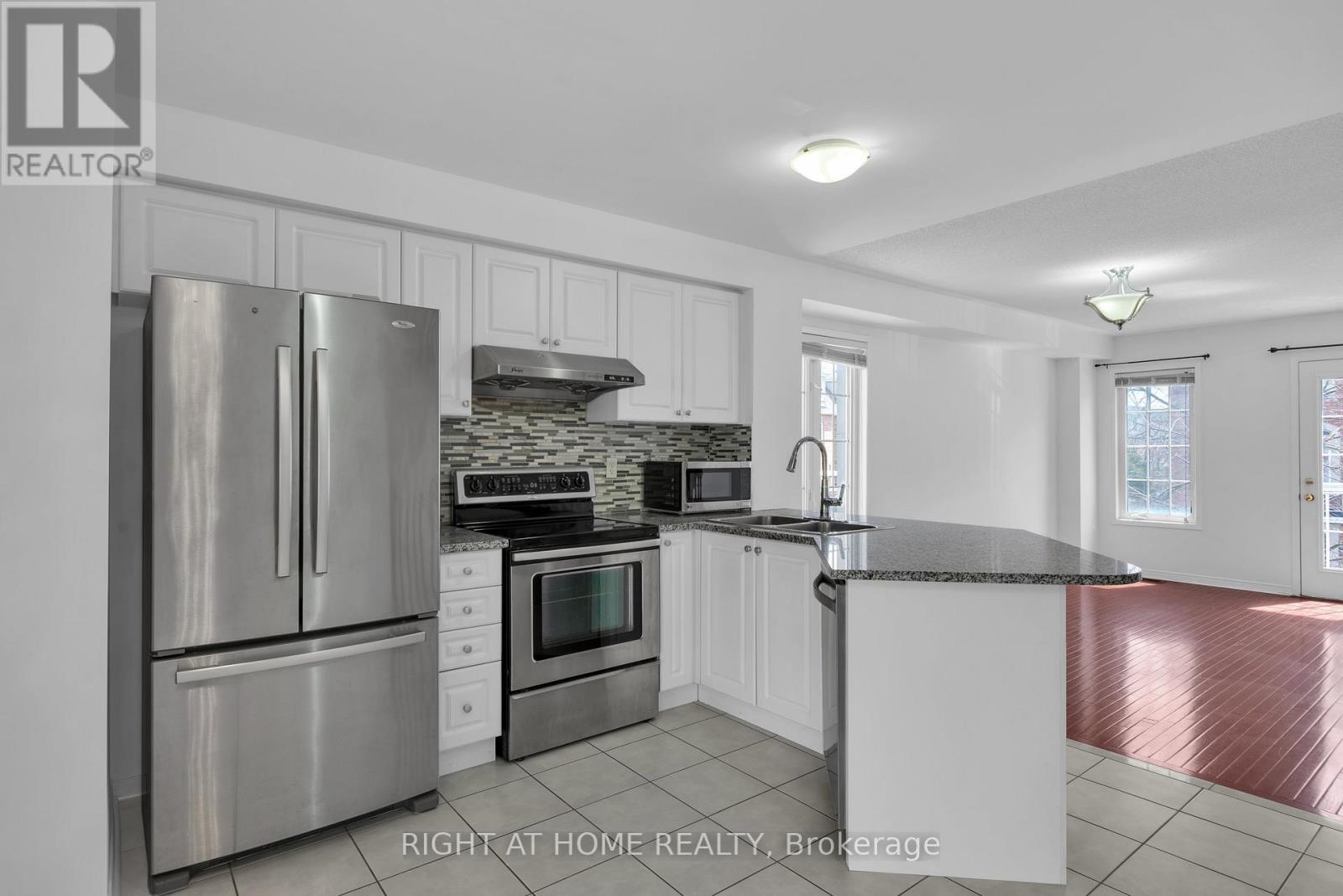 83 Odoardo Di Santo Circle, Toronto, Ontario  M3L 0E9 - Photo 12 - W13059308