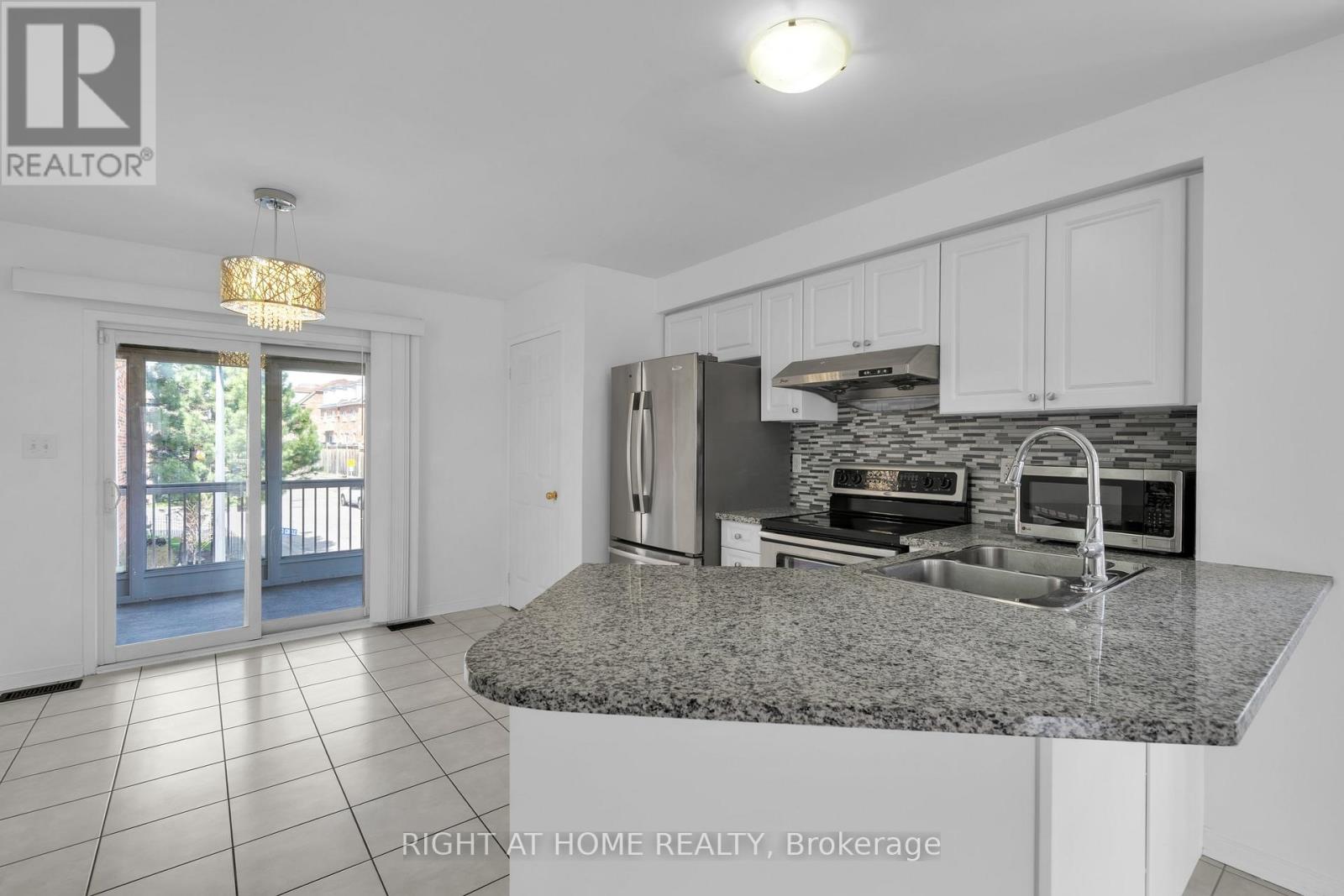 83 Odoardo Di Santo Circle, Toronto, Ontario  M3L 0E9 - Photo 13 - W13059308