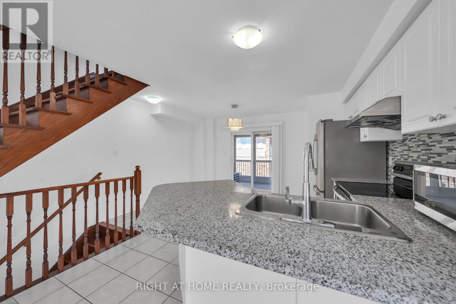 83 Odoardo Di Santo Circle, Toronto, Ontario  M3L 0E9 - Photo 14 - W13059308