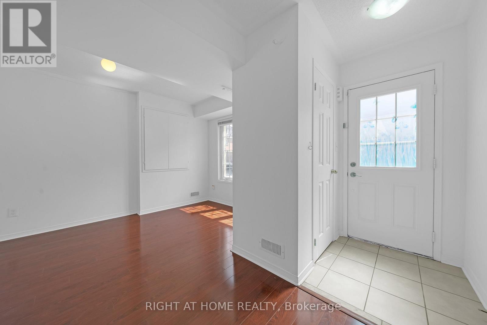 83 Odoardo Di Santo Circle, Toronto, Ontario  M3L 0E9 - Photo 4 - W13059308