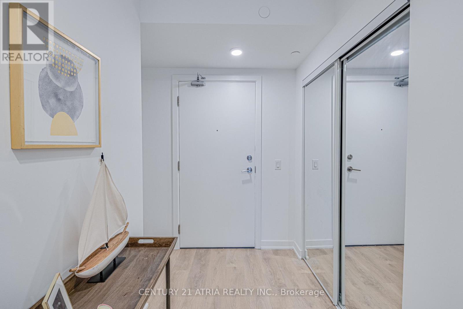 217 - 1100 Sheppard Avenue W, Toronto, Ontario  M3K 0E4 - Photo 1 - W13059338