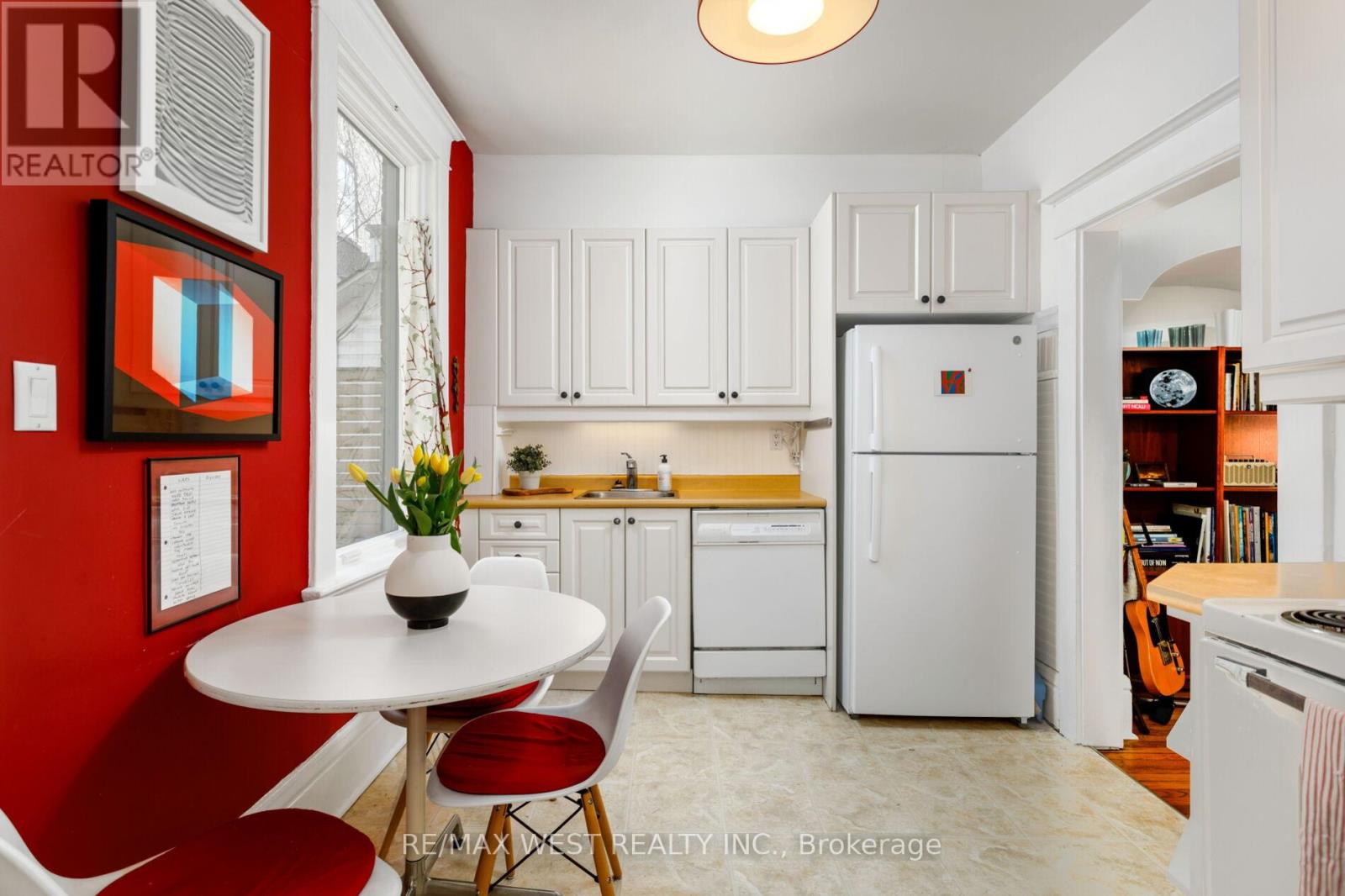 127 Glendale Avenue, Toronto, Ontario  M6R 2T4 - Photo 12 - W13059344