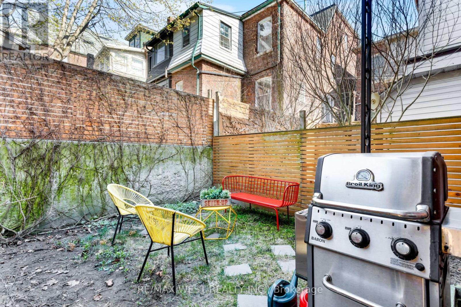 127 Glendale Avenue, Toronto, Ontario  M6R 2T4 - Photo 16 - W13059344